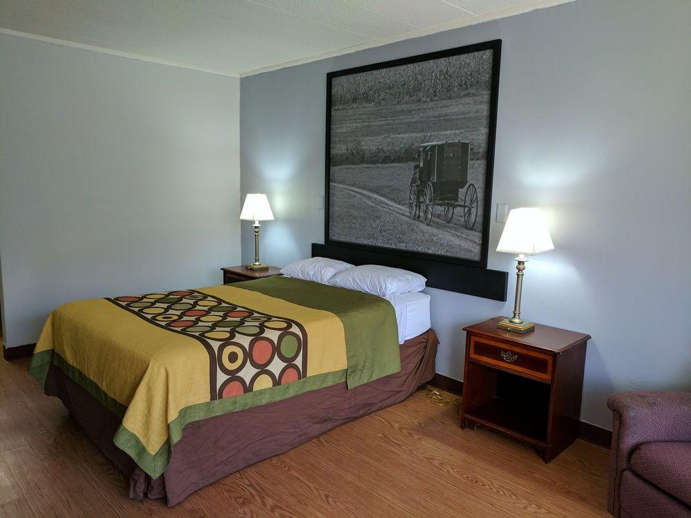 Sprucewood Inn เอลิเรีย ภายนอก รูปภาพ