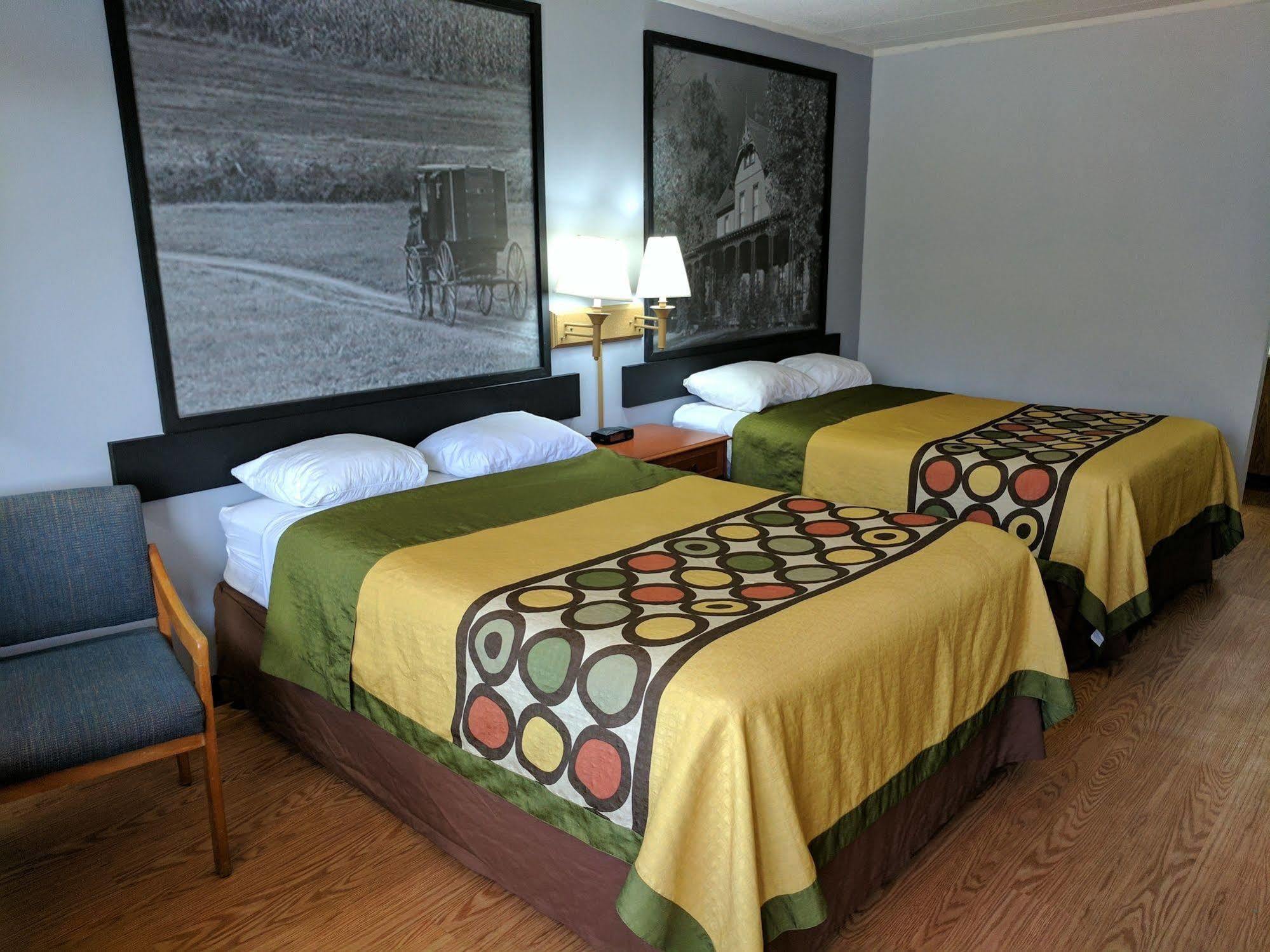 Sprucewood Inn เอลิเรีย ภายนอก รูปภาพ